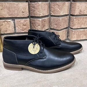 NWOT Arizona Mens Gleeson Chukka Boots Flat Heel Size 10.5 Men's Color Black